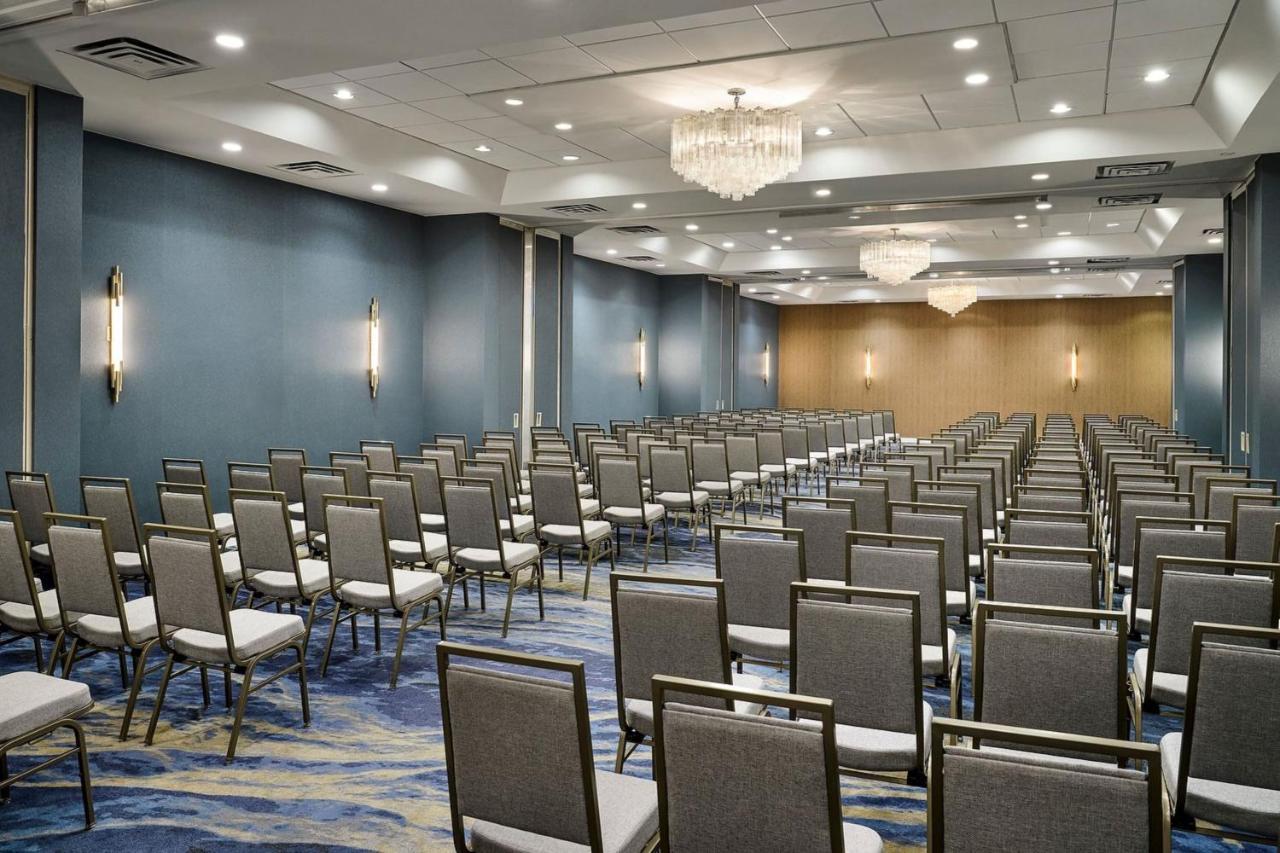 Sheraton Grand Rapids Airport Hotel Cascade Екстериор снимка