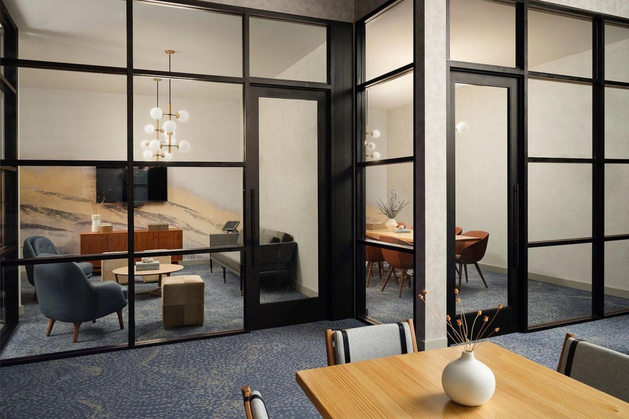 Sheraton Grand Rapids Airport Hotel Cascade Екстериор снимка
