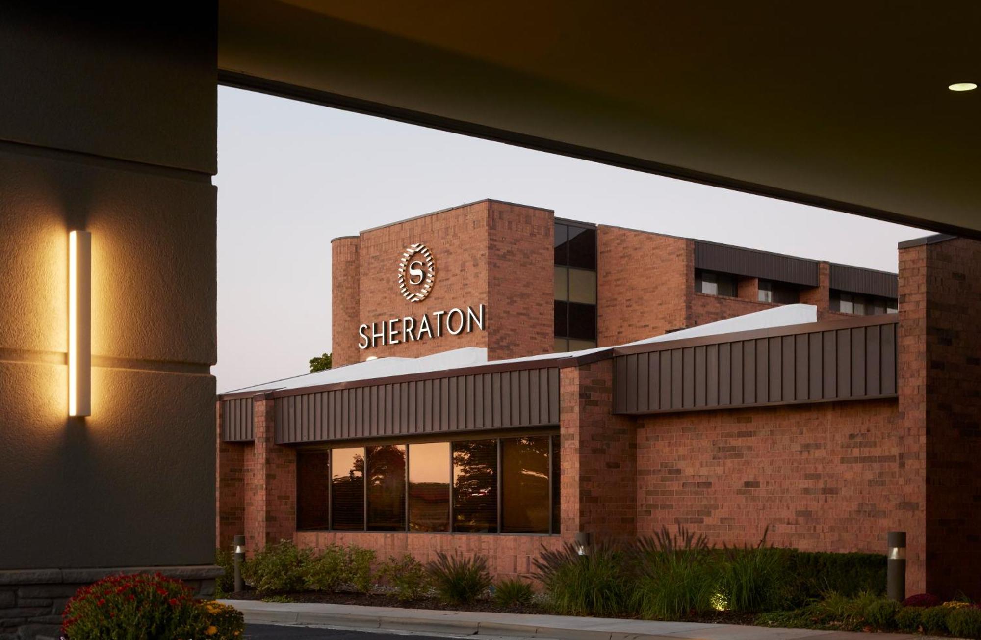 Sheraton Grand Rapids Airport Hotel Cascade Екстериор снимка