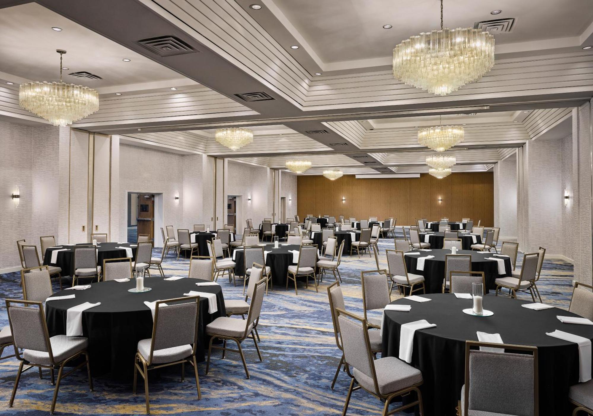 Sheraton Grand Rapids Airport Hotel Cascade Екстериор снимка