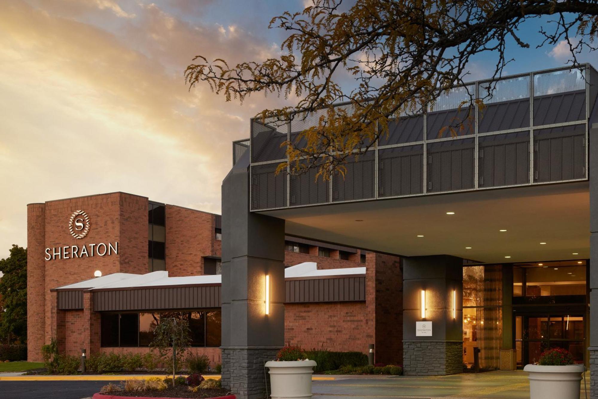 Sheraton Grand Rapids Airport Hotel Cascade Екстериор снимка