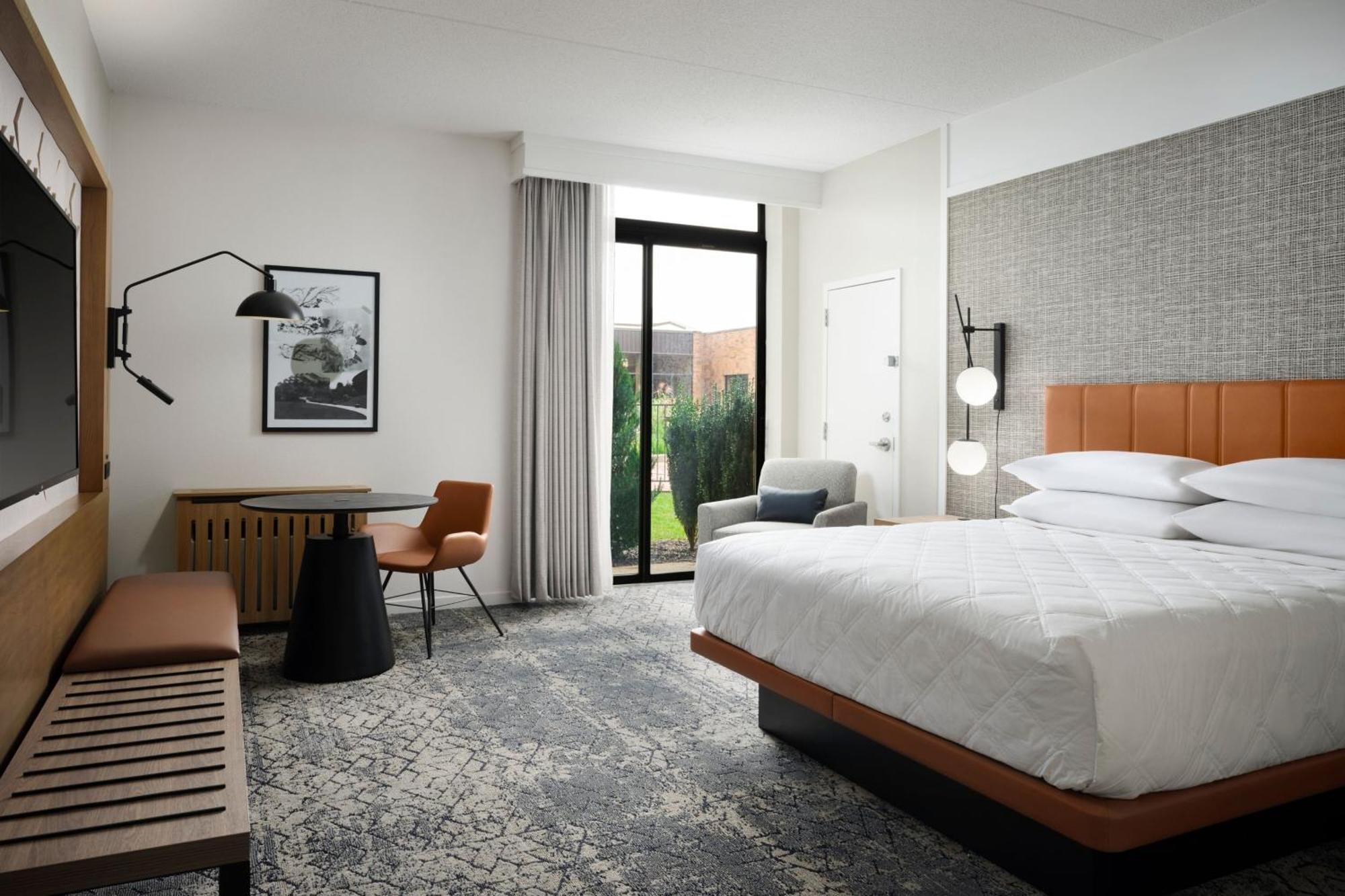 Sheraton Grand Rapids Airport Hotel Cascade Екстериор снимка