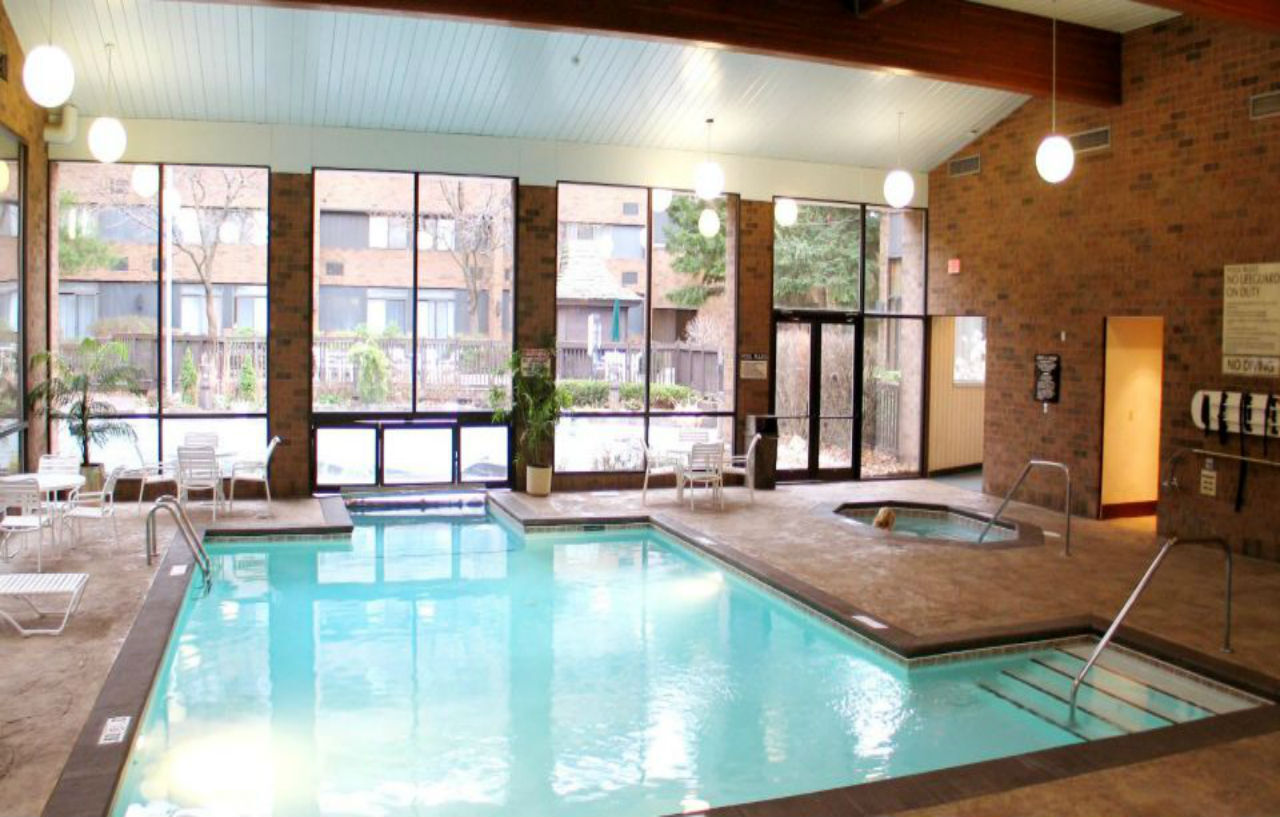 Sheraton Grand Rapids Airport Hotel Cascade Екстериор снимка